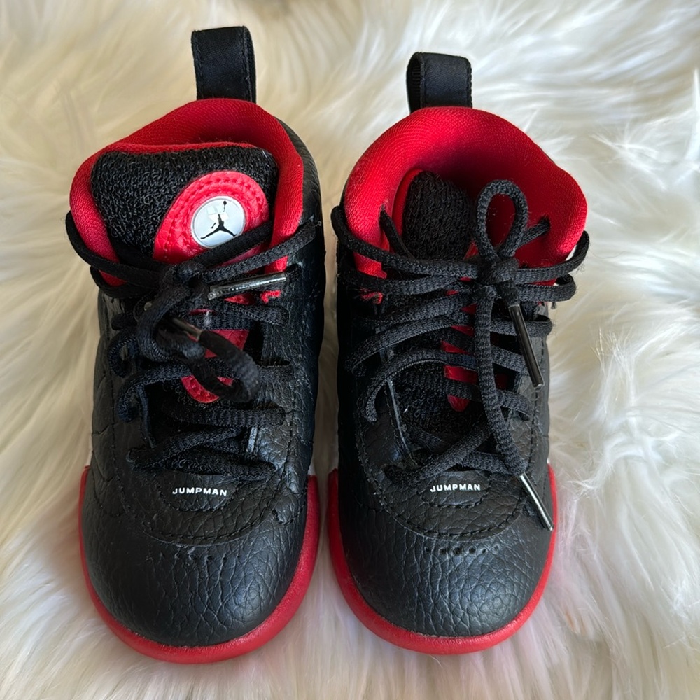 Jordan Sneakers kids size 6c